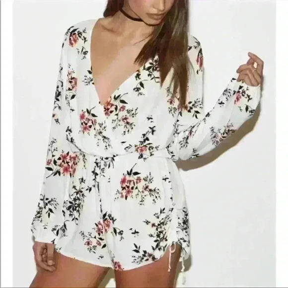 Kendall & Kylie Floral Long Sleeve Romper with adjustable straps, XS - Picture 1 of 10
